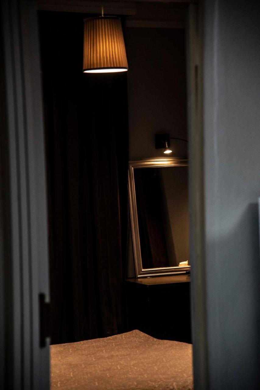 Apartment 8 Saadi Levi *