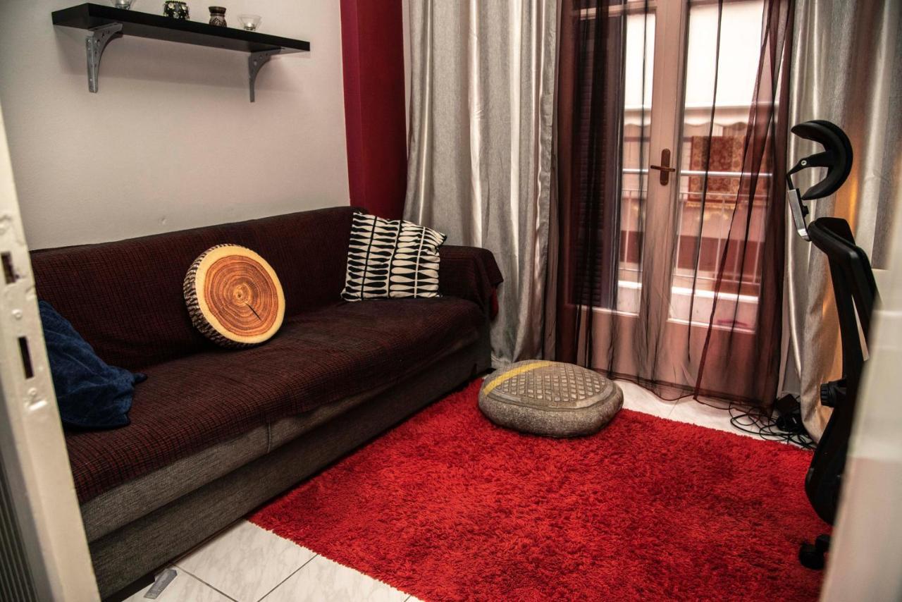 Apartment 8 Saadi Levi
