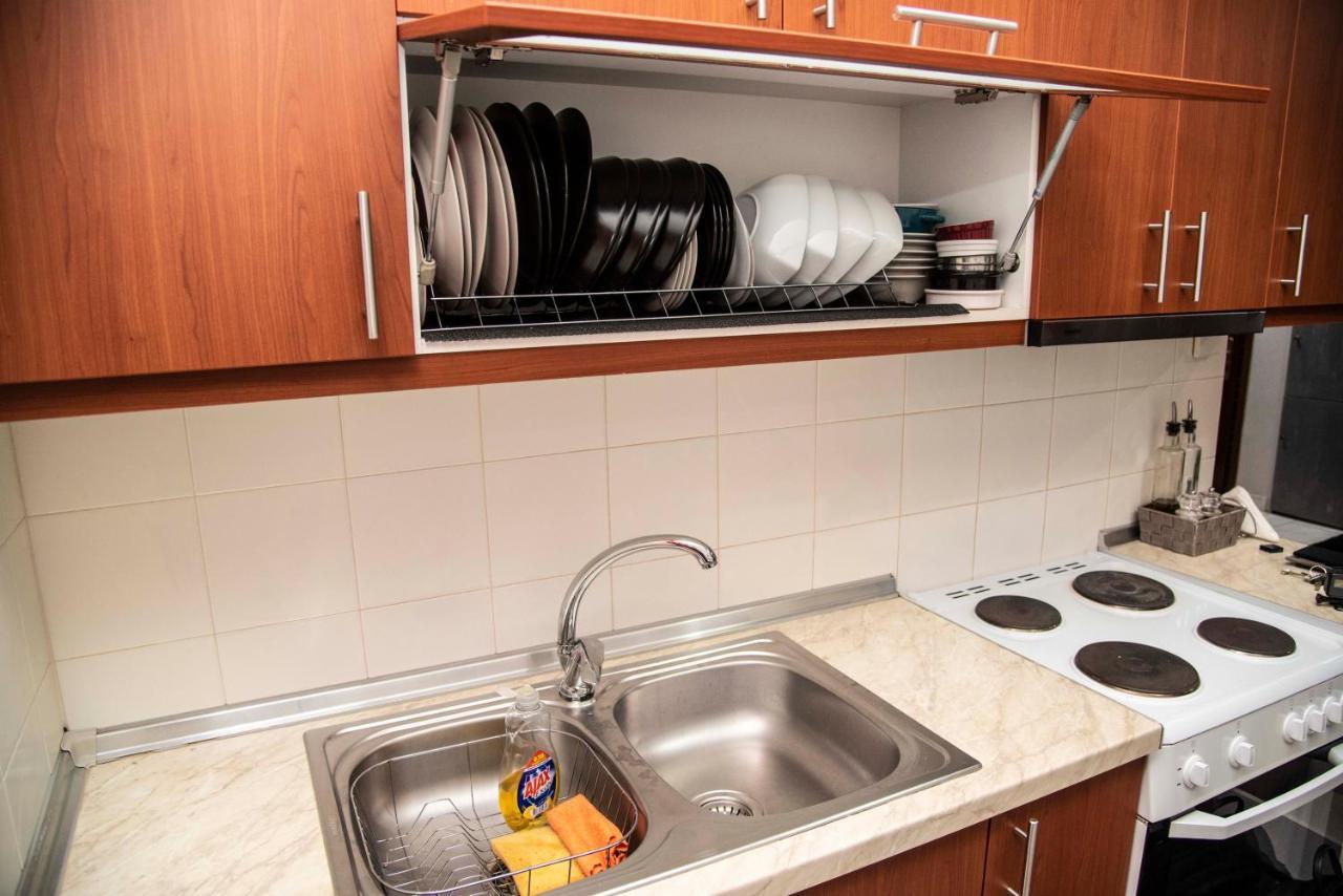 Apartment 8 Saadi Levi *